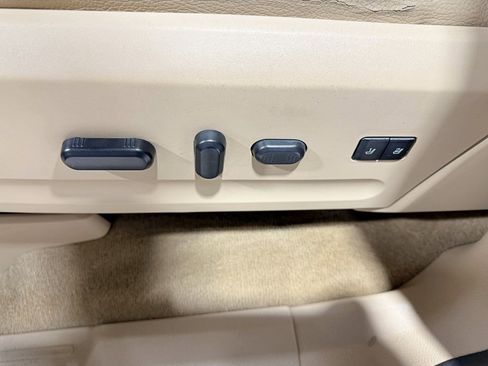 Used 2014 Ford Expedition EL XLT w/ Equipment Group 202A image 25