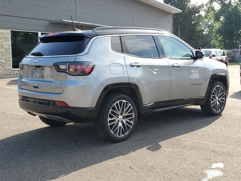 Used 2023 Jeep Compass Limited w/ Elite Group AWD/4WD image 4