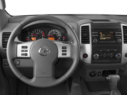 Used 2016 Nissan Frontier SV AWD/4WD image 9
