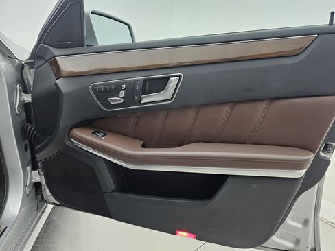 Used 2014 Mercedes-Benz E 250 BlueTEC 4MATIC Sedan image 13
