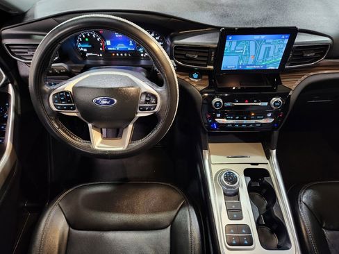 Used 2021 Ford Explorer Limited w/ Equipment Group 301A RWD image 47