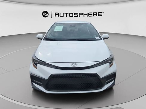 Used 2022 Toyota Corolla SE FWD image 2