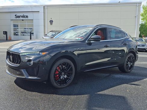 Used 2021 Maserati Levante GTS AWD/4WD image 3