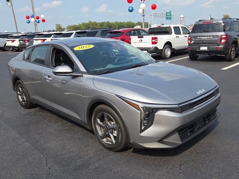 Used 2025 Kia K4 FWD image 28