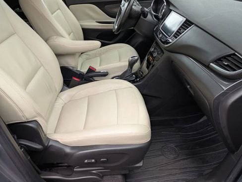 Used 2019 Buick Encore Essence image 29