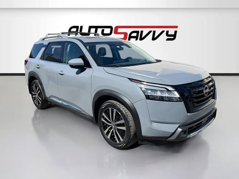 Used 2023 Nissan Pathfinder Platinum image 1