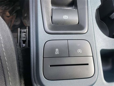 Used 2025 Ford Maverick XL w/ Equipment Group 102A image 21