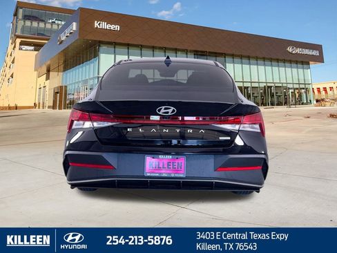 New 2025 Hyundai Elantra Blue image 7