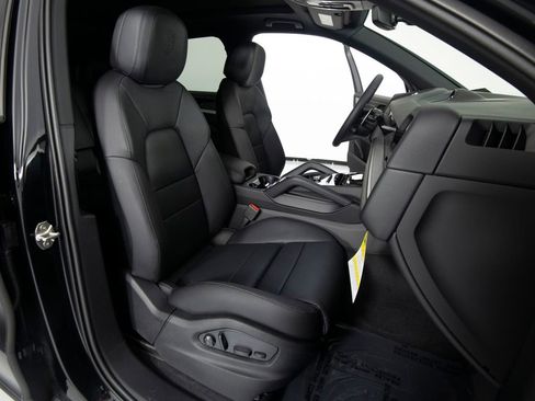 New 2026 Porsche Cayenne E-Hybrid image 34