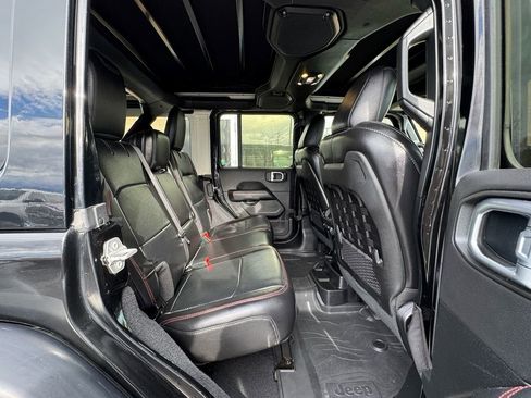 Used 2020 Jeep Wrangler Unlimited Rubicon w/ Advanced Safety Group image 40