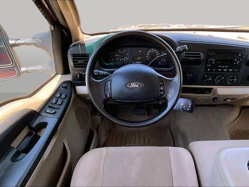 Used 2006 Ford F250 XL RWD image 5