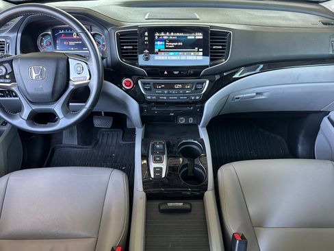 Used 2022 Honda Pilot Touring image 16