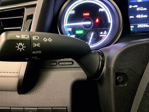 Used 2023 Toyota Camry SE image 30