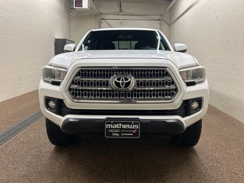 Used 2017 Toyota Tacoma 4x4 Double Cab image 6