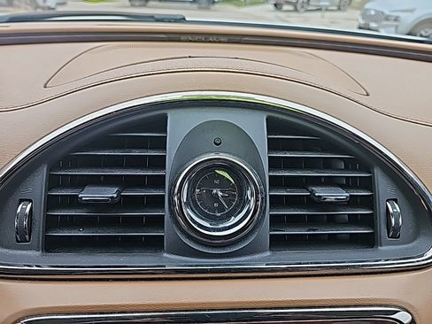 Used 2014 Buick Enclave Premium image 18