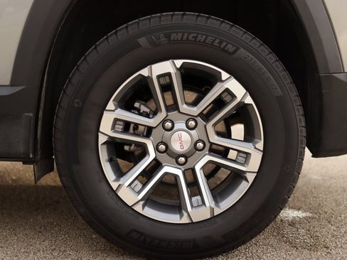 Used 2025 GMC Terrain Elevation image 35