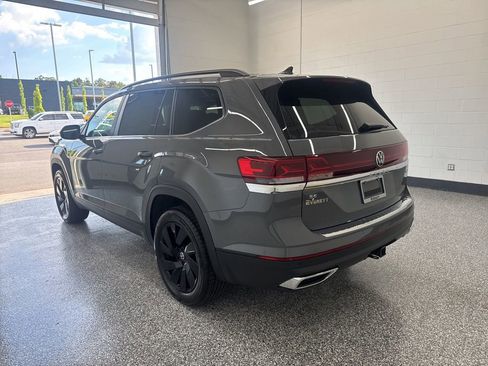 New 2026 Volkswagen Atlas SE image 2