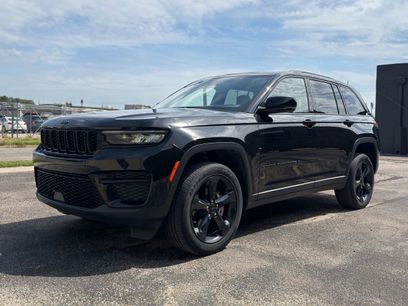 Used 2022 Jeep Grand Cherokee Altitude