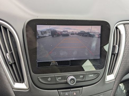 Used 2022 Chevrolet Malibu LT FWD image 16