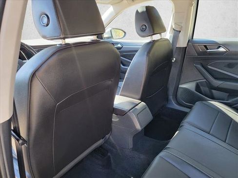 Used 2023 Volkswagen Jetta SE w/ Panoramic Sunroof Package image 13