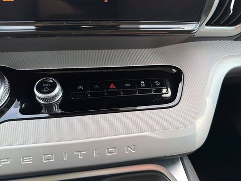 Certified 2025 Ford Expedition Max Active AWD/4WD image 33