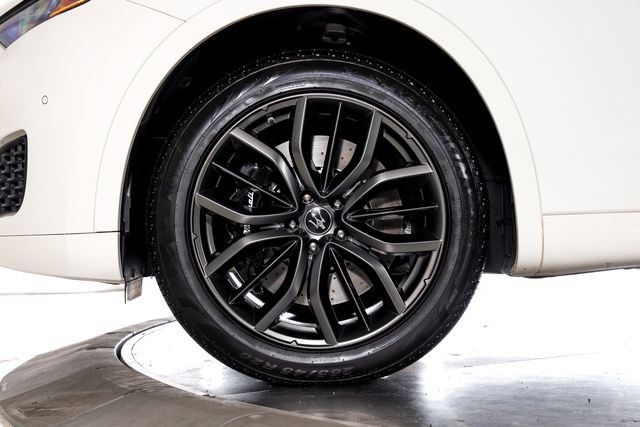 Used 2024 Maserati Levante GT Ultima AWD/4WD image 12