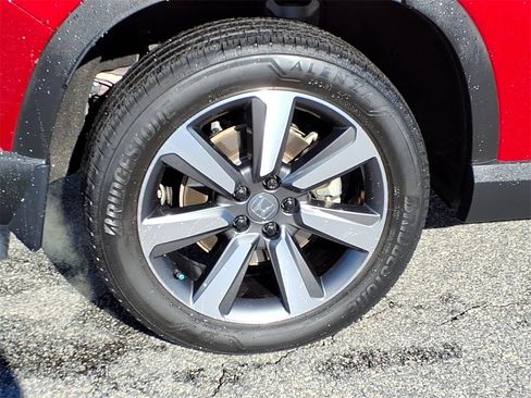 Used 2024 Honda Pilot Touring image 7