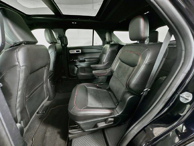 Used 2022 Ford Explorer ST-Line w/ Class IV Trailer Tow Package AWD/4WD image 4