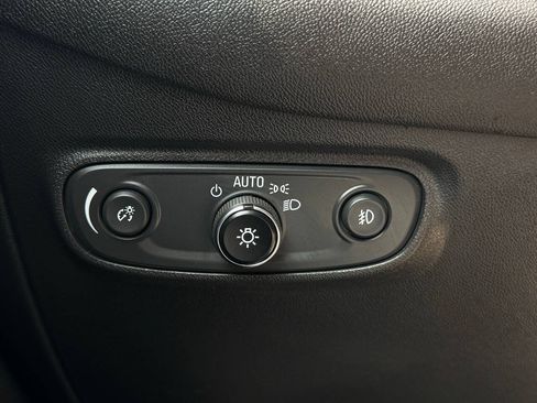 Used 2021 Chevrolet Equinox LT w/ Driver Convenience Package AWD/4WD image 35