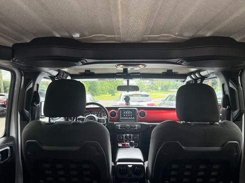 Used 2019 Jeep Wrangler Unlimited Rubicon w/ Cold Weather Group image 30