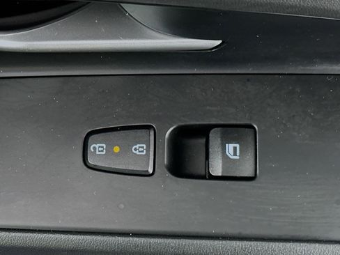 Used 2025 Hyundai Elantra SEL image 29