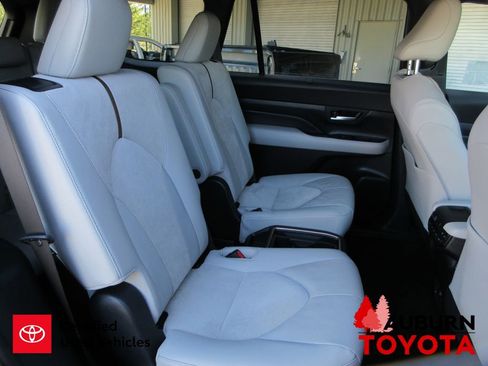 Used 2025 Toyota Grand Highlander AWD Hybrid image 20