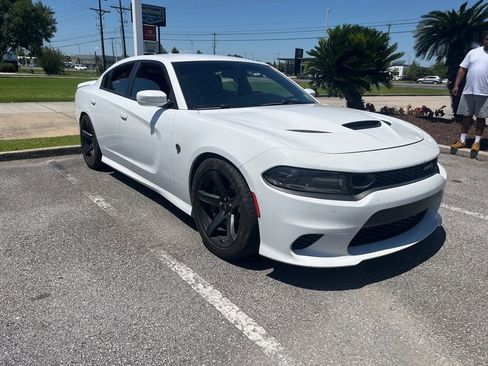 Used 2019 Dodge Charger SRT Hellcat w/ Navigation & Travel Group RWD image 3