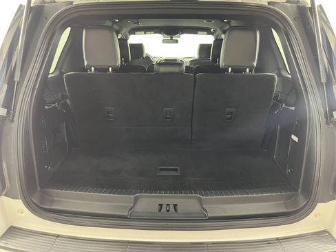 Used 2018 Ford Expedition XLT w/ Equipment Group 201A AWD/4WD image 28