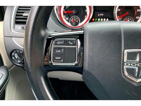 Used 2019 Dodge Grand Caravan SXT image 14