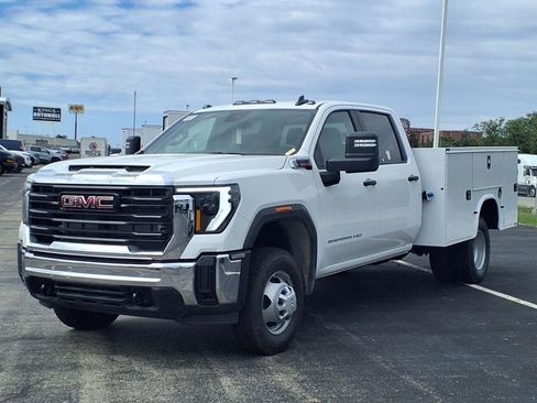 New 2025 GMC Sierra 3500 Pro w/ Convenience Package image 2