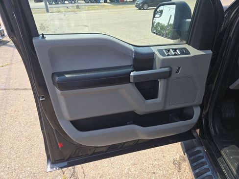Used 2018 Ford F150 XLT w/ Equipment Group 302A Luxury AWD/4WD image 31