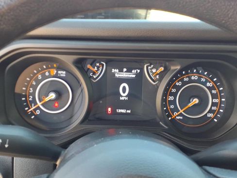 Used 2024 Jeep Gladiator Sport AWD/4WD image 19