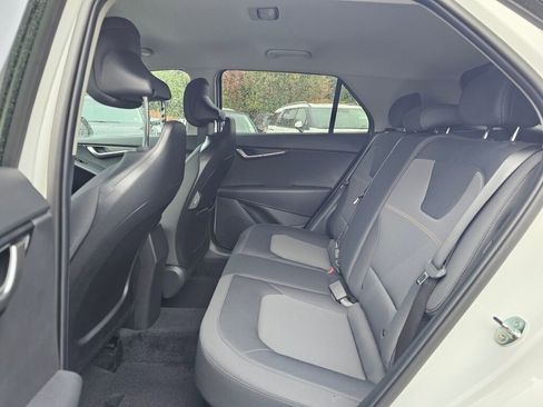 New 2026 Kia Niro LX image 21