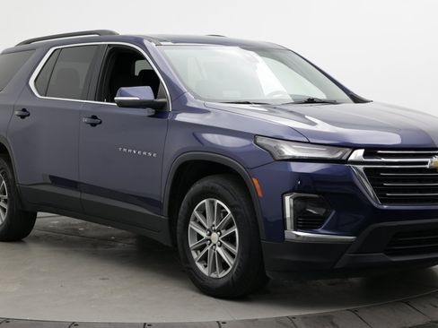 Used 2023 Chevrolet Traverse LT FWD image 3