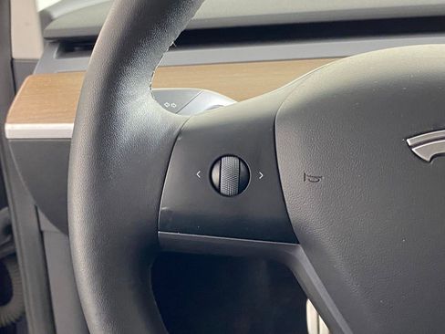 Used 2022 Tesla Model 3 Performance image 16