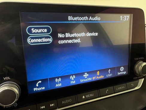 Used 2024 Nissan Sentra SV FWD image 27