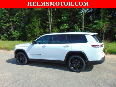 Certified 2024 Jeep Grand Cherokee L Limited w/ Black Appearance Package AWD/4WD image 5