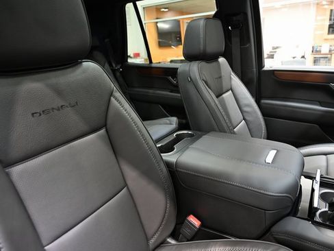 New 2026 GMC Yukon Denali w/ Sun & Power Step Package image 10