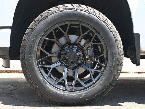 Used 2019 Chevrolet Silverado 1500 Custom w/ Custom Convenience Package RWD image 7