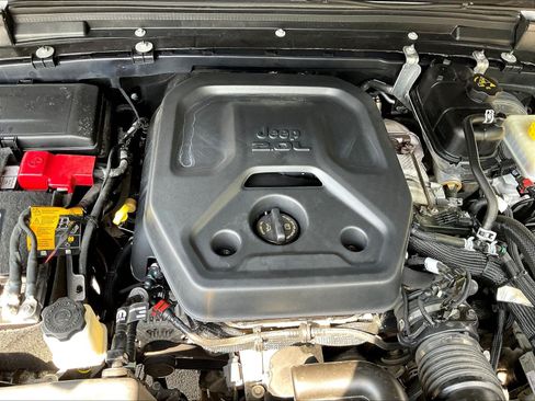 Used 2023 Jeep Wrangler Unlimited Sahara AWD/4WD image 29