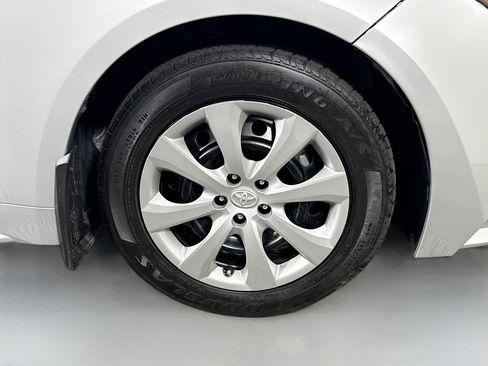 Used 2026 Toyota Corolla LE image 31