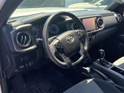 Used 2021 Toyota Tacoma TRD Off-Road w/ Technology Package AWD/4WD image 6