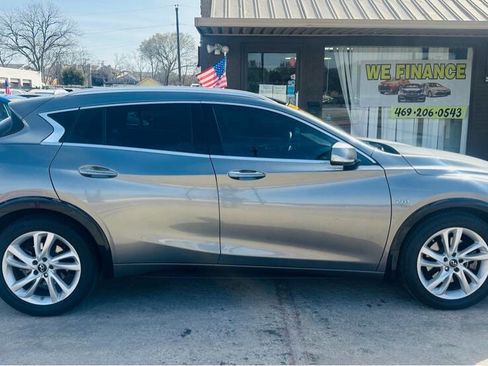 Used 2018 INFINITI QX30 Premium w/ Navigation Package image 6