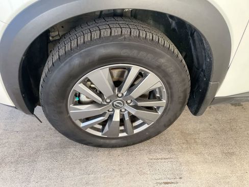 Used 2022 Nissan Pathfinder SV image 10